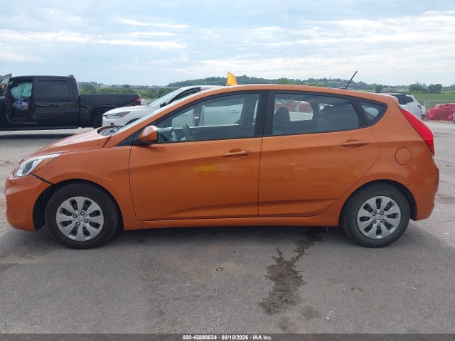 2017 Hyundai Accent Se მანქანა იყიდება აუქციონზე, vin: KMHCT5AE1HU323906, აუქციონის ნომერი: 45898634