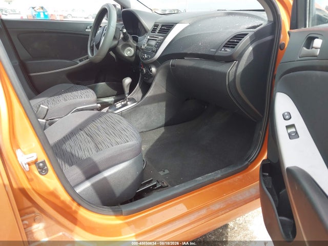 2017 Hyundai Accent Se მანქანა იყიდება აუქციონზე, vin: KMHCT5AE1HU323906, აუქციონის ნომერი: 45898634