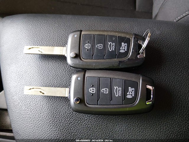 KMHLL4AG9PU546804 Hyundai ELANTRA SE