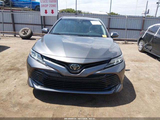 Продаж на аукціоні авто 2018 Toyota Camry Le, vin: 4T1B11HK3JU006494, номер лоту: 45898724