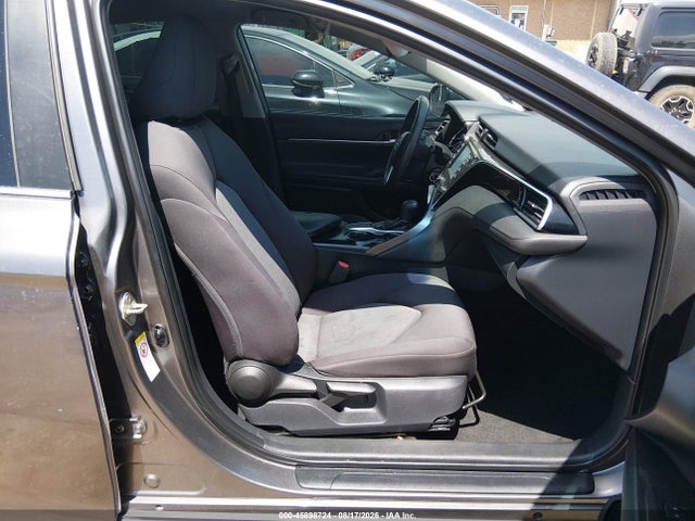 Продаж на аукціоні авто 2018 Toyota Camry Le, vin: 4T1B11HK3JU006494, номер лоту: 45898724