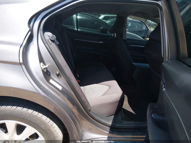 Продаж на аукціоні авто 2018 Toyota Camry Le, vin: 4T1B11HK3JU006494, номер лоту: 45898724