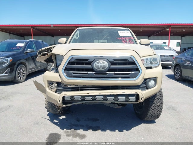 2018 Toyota Tacoma Sr5 V6 მანქანა იყიდება აუქციონზე, vin: 5TFAZ5CN4JX059334, აუქციონის ნომერი: 45898790