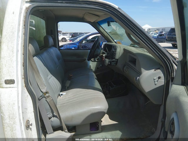Продаж на аукціоні авто 2000 Gmc Sierra 2500 Chassis Classic Sl, vin: 1GDGC24R0YF487084, номер лоту: 45898965
