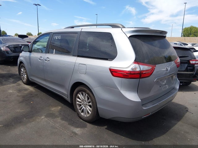 5TDYK3DC8FS577321 Toyota Sienna Xle 8 Passenger