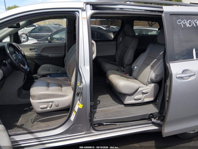 5TDYK3DC8FS577321 Toyota Sienna Xle 8 Passenger