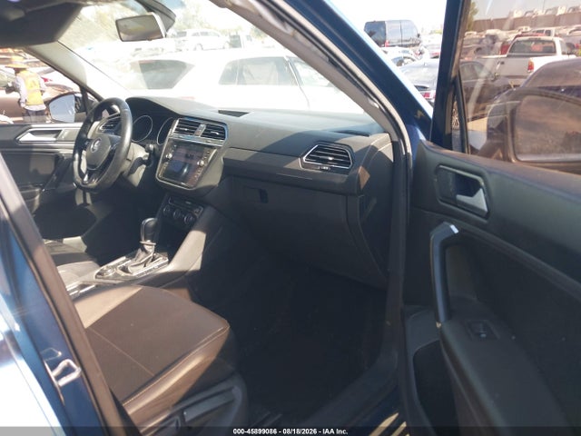 Продажа на аукционе авто 2018 Volkswagen Tiguan 2.0t Se/2.0t Sel, vin: 3VV2B7AX7JM101804, номер лота: 45899086