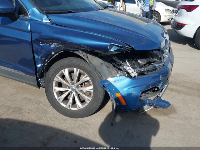 Продажа на аукционе авто 2018 Volkswagen Tiguan 2.0t Se/2.0t Sel, vin: 3VV2B7AX7JM101804, номер лота: 45899086