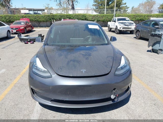 45899189 :رقم المزاد ، 5YJ3E1EBXJF093241 vin ، 2018 Tesla Model 3 Long Range/performance مزاد بيع