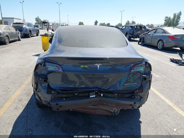 45899189 :رقم المزاد ، 5YJ3E1EBXJF093241 vin ، 2018 Tesla Model 3 Long Range/performance مزاد بيع