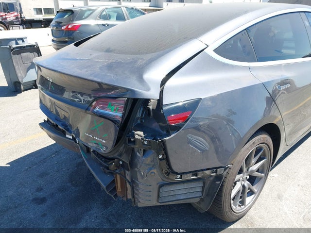 45899189 :رقم المزاد ، 5YJ3E1EBXJF093241 vin ، 2018 Tesla Model 3 Long Range/performance مزاد بيع