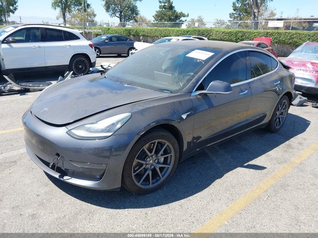 45899189 :رقم المزاد ، 5YJ3E1EBXJF093241 vin ، 2018 Tesla Model 3 Long Range/performance مزاد بيع