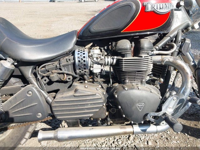 45899263 :رقم المزاد ، SMT915RN25J227256 vin ، 2005 Triumph Motorcycle Speed Master مزاد بيع