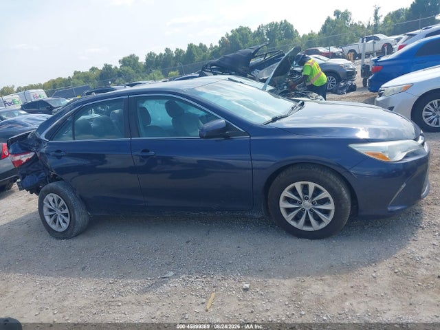 2015 Toyota Camry Le მანქანა იყიდება აუქციონზე, vin: 4T4BF1FK7FR513741, აუქციონის ნომერი: 45899389