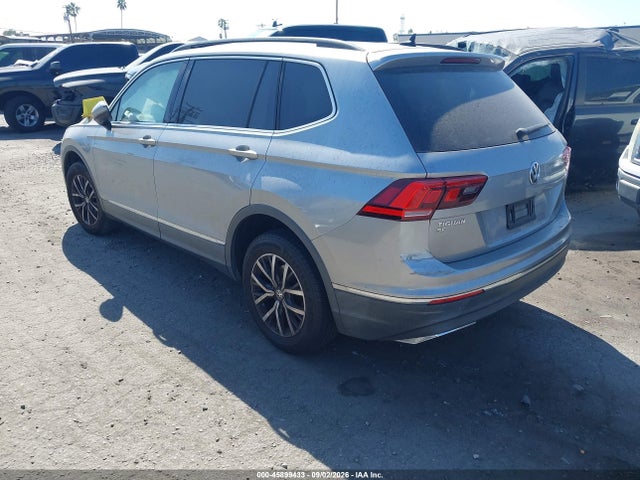 3VV3B7AX8LM106811 Volkswagen Tiguan 2.0t Se/2.0t Se R-line Black/2.0t Sel