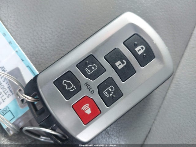 5TDDK3DCXGS136712 Toyota Sienna Xle Premium 7 Passenger