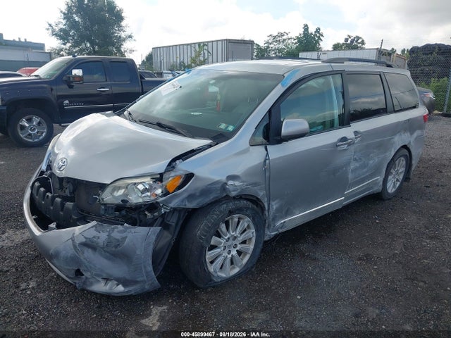 5TDDK3DCXGS136712 Toyota Sienna Xle Premium 7 Passenger
