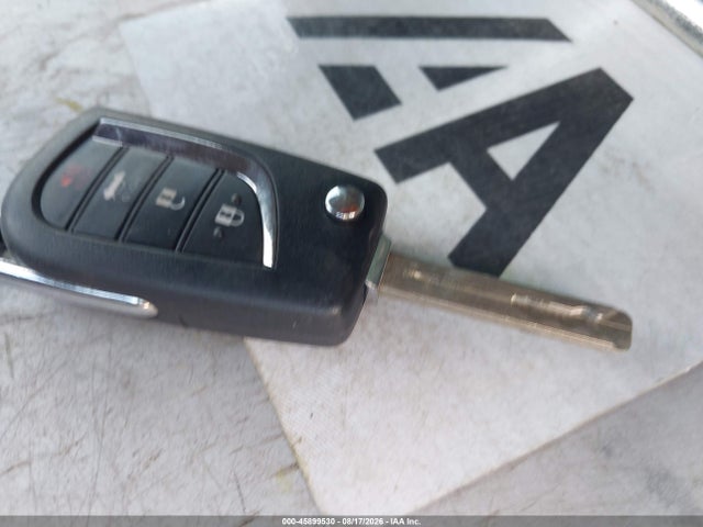 45899530 :رقم المزاد ، 4T1C11AK5MU565810 vin ، 2021 Toyota Camry Le مزاد بيع