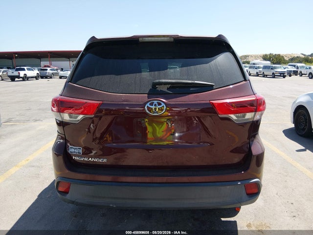 Продаж на аукціоні авто 2018 Toyota Highlander Le, vin: 5TDZARFH9JS035334, номер лоту: 45899608