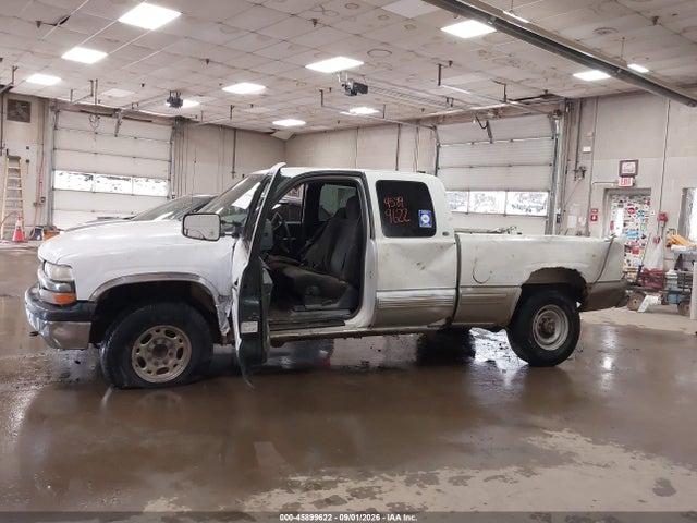 Продажа на аукционе авто 2000 Chevrolet Silverado 2500 Ls, vin: 1GCFC29UXYE265025, номер лота: 45899622