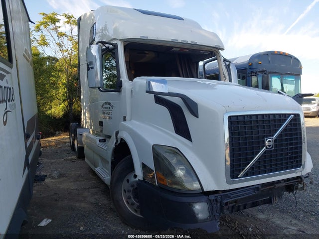 Продажа на аукционе авто 2015 Volvo Vn Vnl, vin: 4V4NC9EH3FN908880, номер лота: 45899680