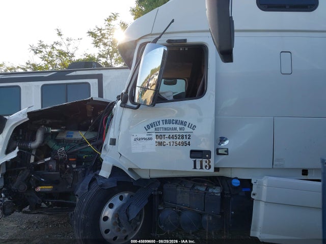 Aukcja sprzedaży 2015 Volvo Vn Vnl, vin: 4V4NC9EH3FN908880, numer aukcji: 45899680