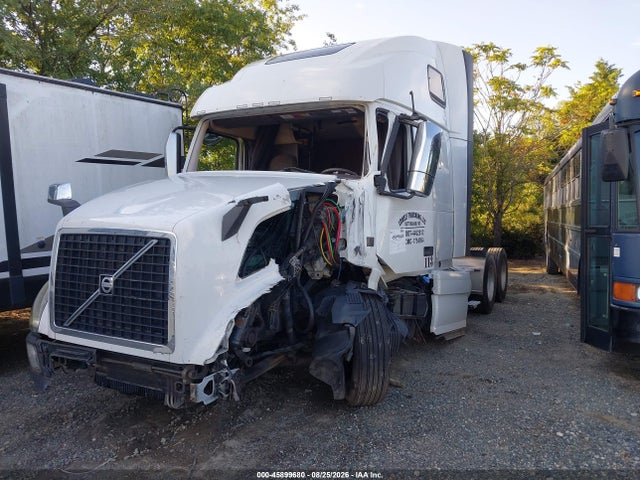 Aukcja sprzedaży 2015 Volvo Vn Vnl, vin: 4V4NC9EH3FN908880, numer aukcji: 45899680