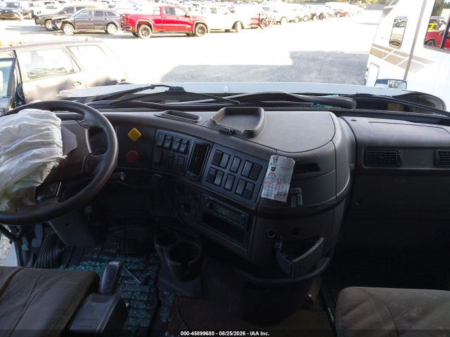 Aukcja sprzedaży 2015 Volvo Vn Vnl, vin: 4V4NC9EH3FN908880, numer aukcji: 45899680