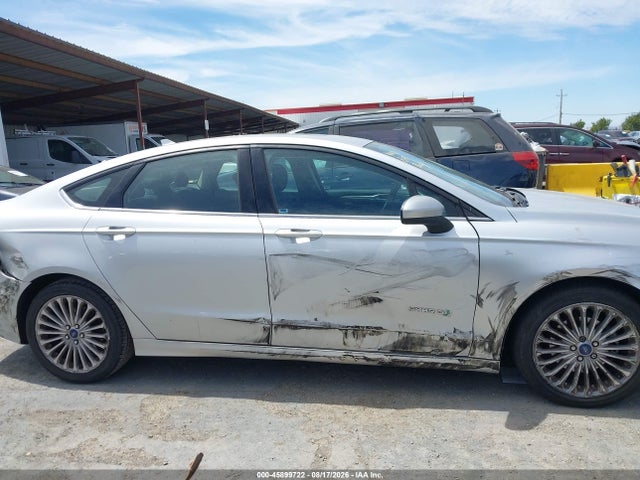 3FA6P0LUXKR120725 Ford Fusion Hybrid Se