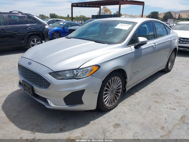 3FA6P0LUXKR120725 Ford Fusion Hybrid Se