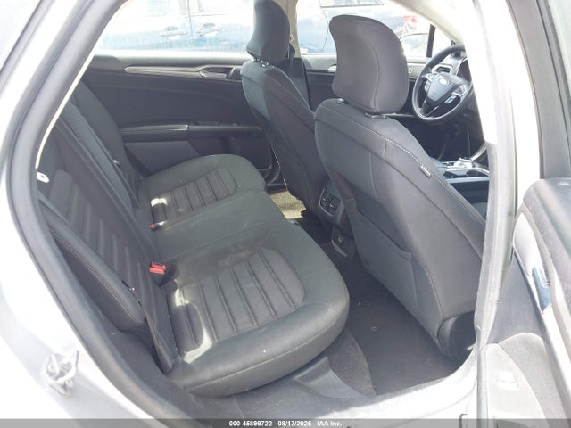 3FA6P0LUXKR120725 Ford Fusion Hybrid Se