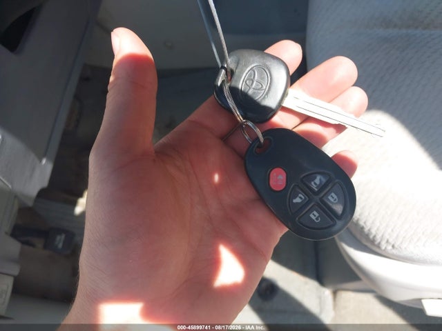 2013 Toyota Sienna Le 7 Passenger მანქანა იყიდება აუქციონზე, vin: 5TDJK3DC2DS054732, აუქციონის ნომერი: 45899741