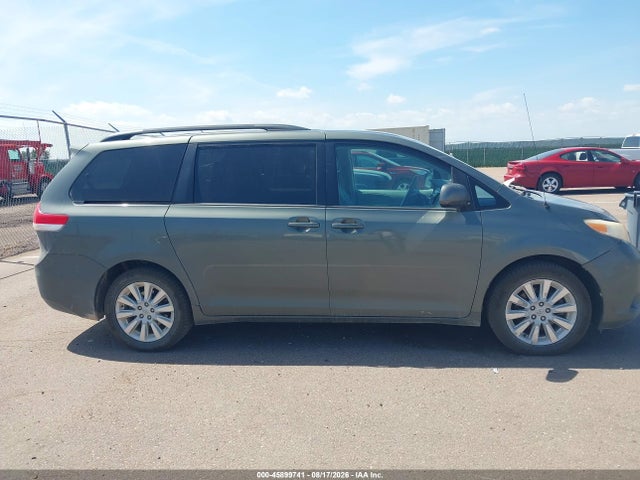 2013 Toyota Sienna Le 7 Passenger მანქანა იყიდება აუქციონზე, vin: 5TDJK3DC2DS054732, აუქციონის ნომერი: 45899741