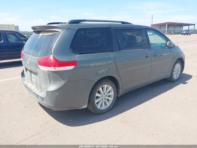2013 Toyota Sienna Le 7 Passenger მანქანა იყიდება აუქციონზე, vin: 5TDJK3DC2DS054732, აუქციონის ნომერი: 45899741