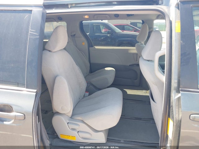 2013 Toyota Sienna Le 7 Passenger მანქანა იყიდება აუქციონზე, vin: 5TDJK3DC2DS054732, აუქციონის ნომერი: 45899741