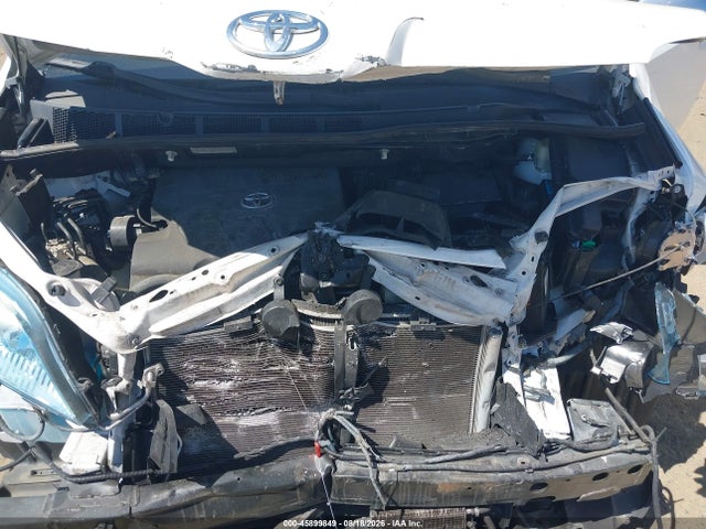 5TDKK3DC0FS670551 Toyota Sienna Le 8 Passenger