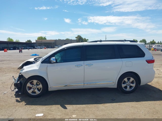 5TDKK3DC0FS670551 Toyota Sienna Le 8 Passenger