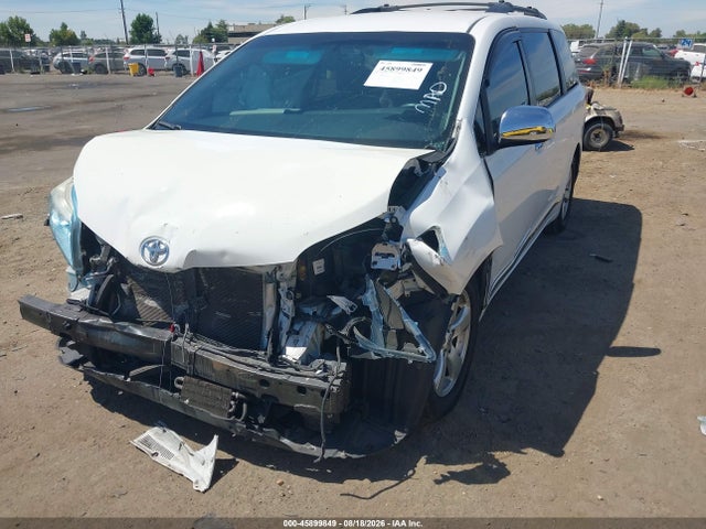 5TDKK3DC0FS670551 Toyota Sienna Le 8 Passenger