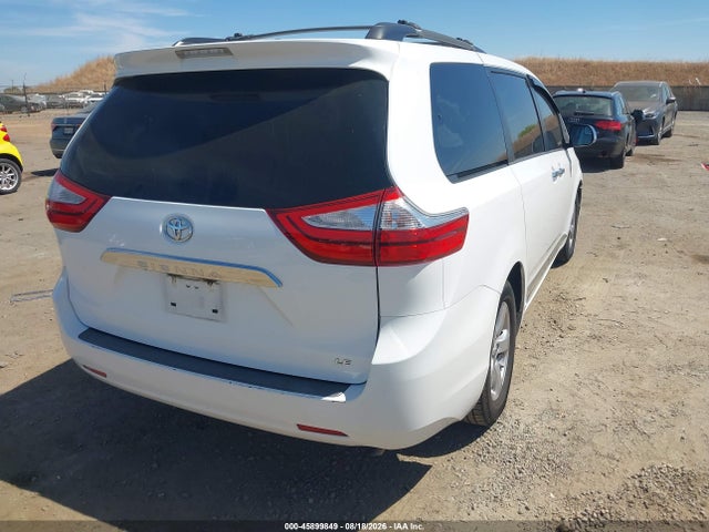 5TDKK3DC0FS670551 Toyota Sienna Le 8 Passenger