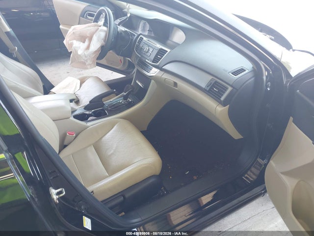 Продажа на аукционе авто 2015 Honda Accord Lx, vin: 1HGCR2F33FA085193, номер лота: 45899906