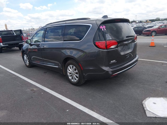 Продаж на аукціоні авто 2017 Chrysler Pacifica Touring-l, vin: 2C4RC1BG2HR831225, номер лоту: 45899922