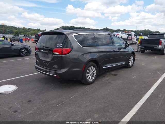 Продаж на аукціоні авто 2017 Chrysler Pacifica Touring-l, vin: 2C4RC1BG2HR831225, номер лоту: 45899922