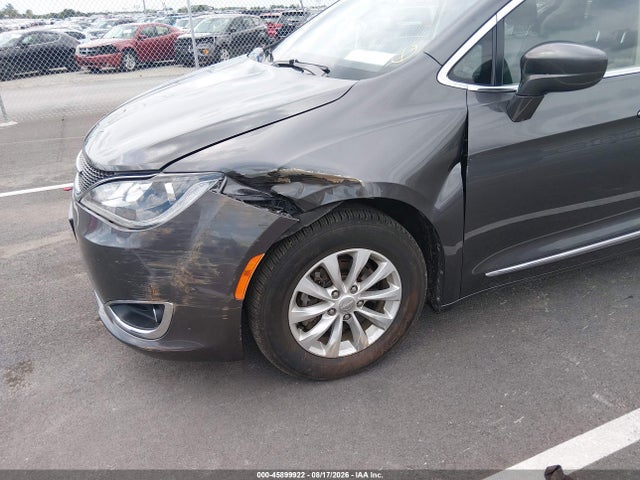 Продаж на аукціоні авто 2017 Chrysler Pacifica Touring-l, vin: 2C4RC1BG2HR831225, номер лоту: 45899922