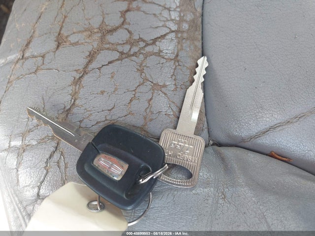 Продажа на аукционе авто 2002 Lincoln Continental, vin: 1LNHM97V52Y616922, номер лота: 45899953