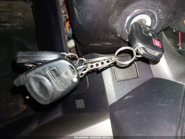 2T3BFREV0GW506742 Toyota RAV4 LE