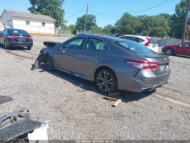 Продаж на аукціоні авто 2018 Toyota Camry Se, vin: 4T1B11HK2JU132507, номер лоту: 45900040