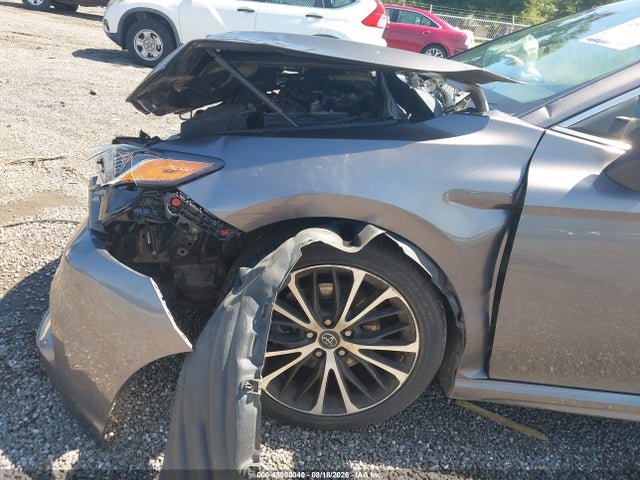 Продаж на аукціоні авто 2018 Toyota Camry Se, vin: 4T1B11HK2JU132507, номер лоту: 45900040