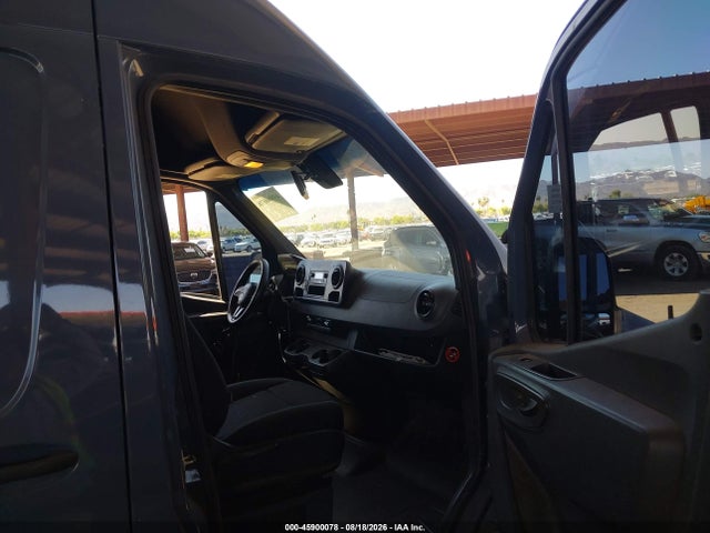 45900078 :رقم المزاد ، WD4PF0CD7KP066606 vin ، 2019 Mercedes-benz Sprinter 2500 Standard Roof V6 مزاد بيع