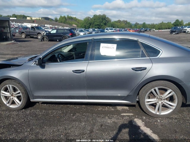 Продаж на аукціоні авто 2015 Volkswagen Passat 2.0l Tdi Sel Premium, vin: 1VWCV7A37FC049197, номер лоту: 45900125