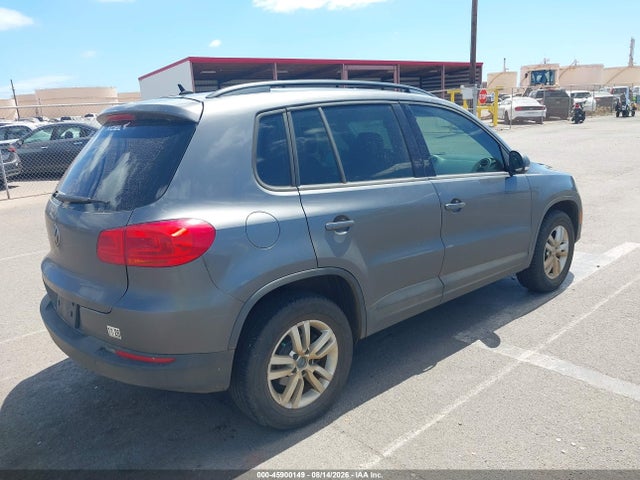 Продаж на аукціоні авто 2016 Volkswagen Tiguan S, vin: WVGAV7AXXGW556216, номер лоту: 45900149